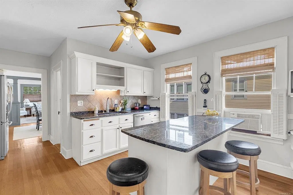 2 bed, 1100 sqft, $2,500 — Photo 4