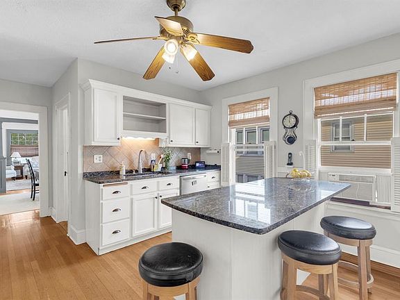 4th image of 168 Columbia St #2