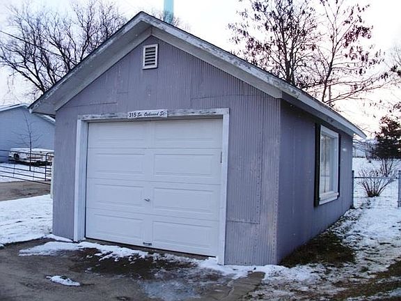 3rd image of 315 S Oakwood St
