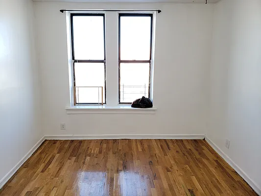 Rented by Signature Property Realty | media 22