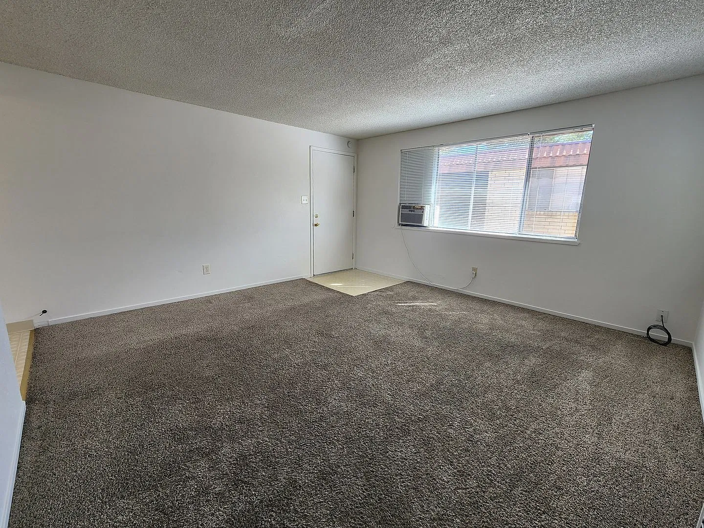 Woodside3508 — Photo 2