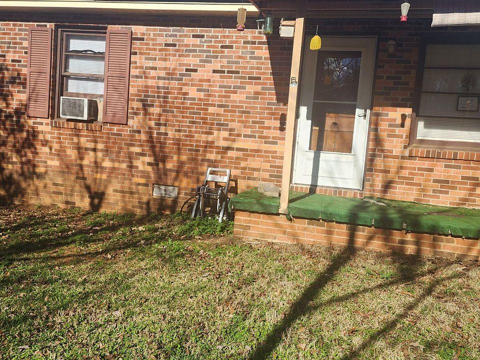 1st image of 146 Rollingwood Dr