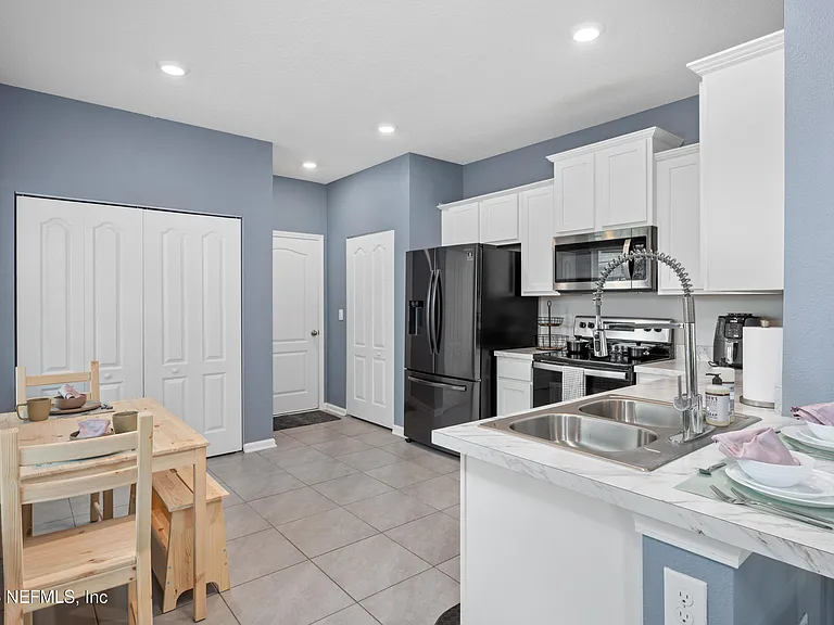 237 Aralia Ln — Photo 8
