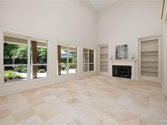 4th image of 301 Byron Nelson St Unit 3