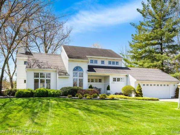 1790 Pembroke St SE, Kentwood, MI 49508