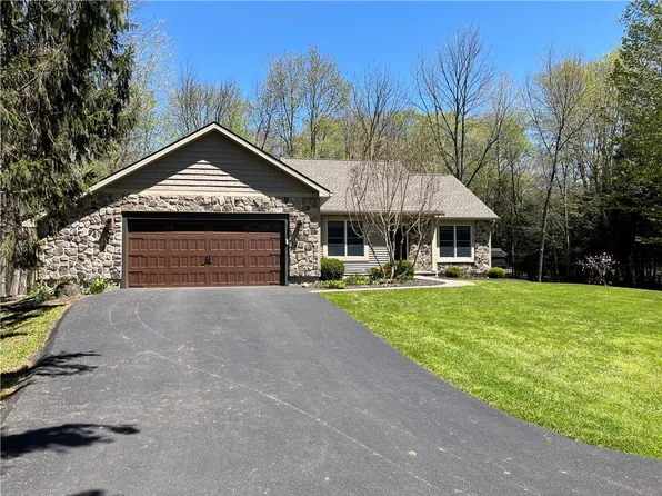 4640 Boynton Rd, Walworth, NY 14568
