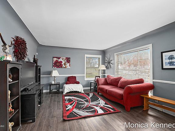 2nd image of 519 Cloverdale Ave NW