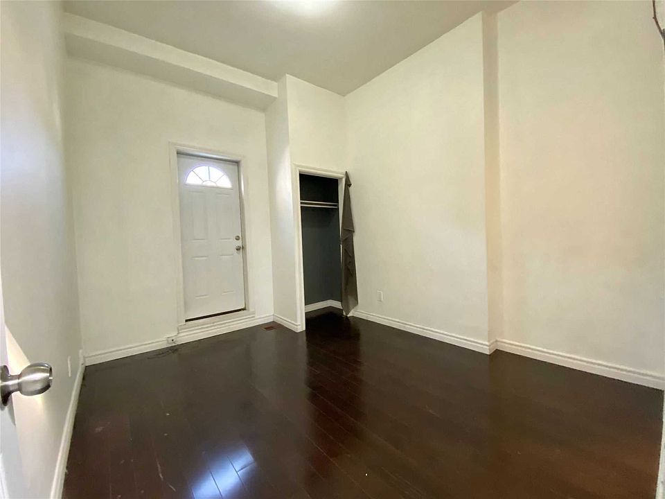 2nd image of 1406 Queen St W #3B
