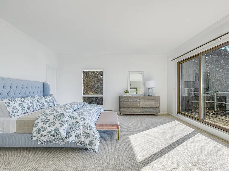4 Peconic Rd — Photo 16