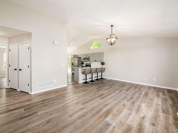 4th image of 4729 Heatherton Dr