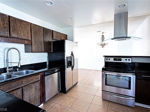 3rd image of 917 W Biljac St