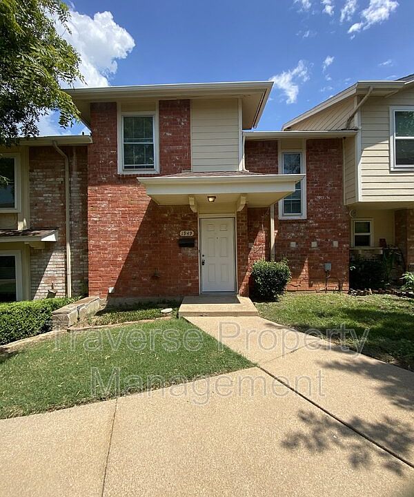 1st image of 1949 Shorewood Dr