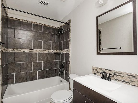 5th image of 1249 Spanish Moss Dr