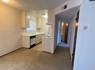 2040 20th Ave APT 11, Sacramento, CA 95822