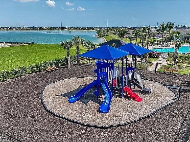 417 Coral Reef Pl — Photo 17
