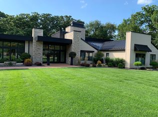 2910 Indian Hill Rd, Cedar Rapids, IA 52403