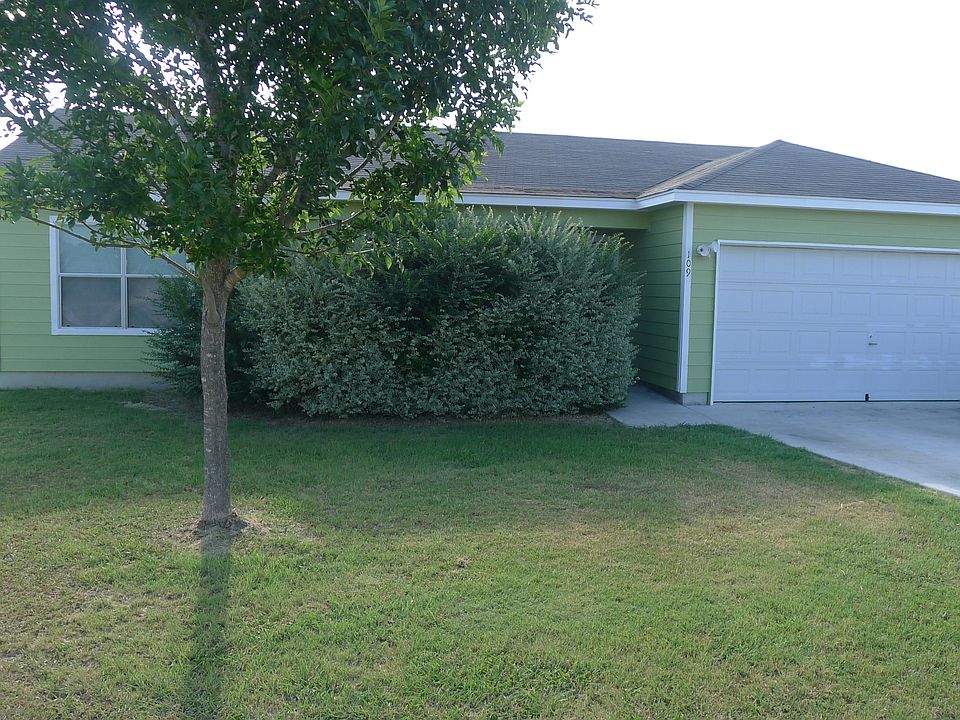 McKnight front of house