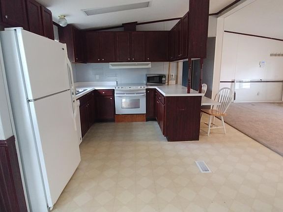 4th image of 2362 Belmont Dr