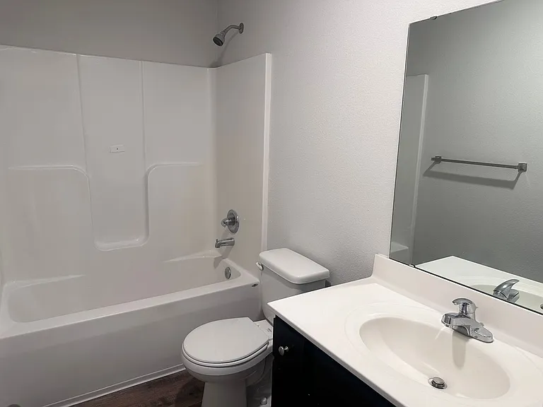 1402 NE Mary Ct — Photo 14