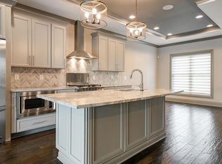 869 Summit St, Columbus, OH 43215
