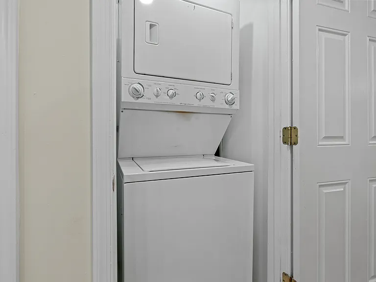 1909 Rosedale St NE #3 — Photo 10