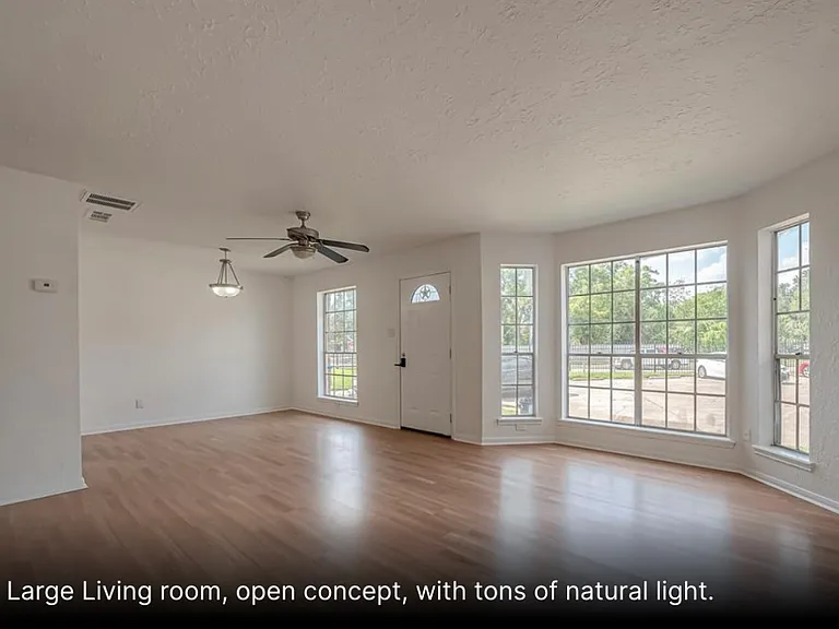 3806 Willow Springs Ln — Photo 1