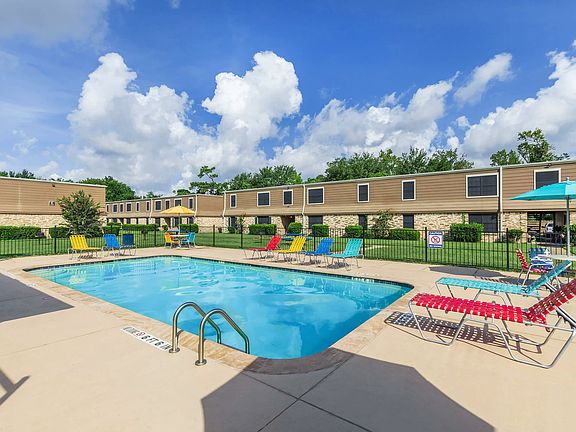 2nd image of 3819 Meeks Dr APT M8