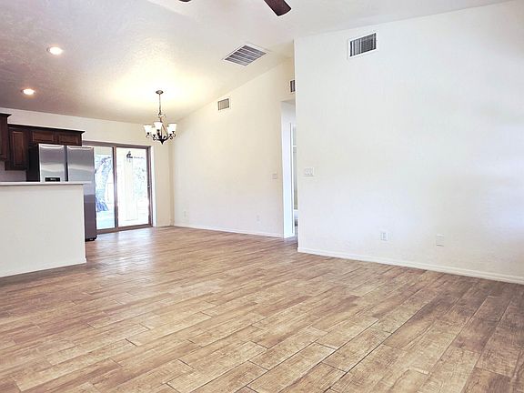 4th image of 282 Poco Ct