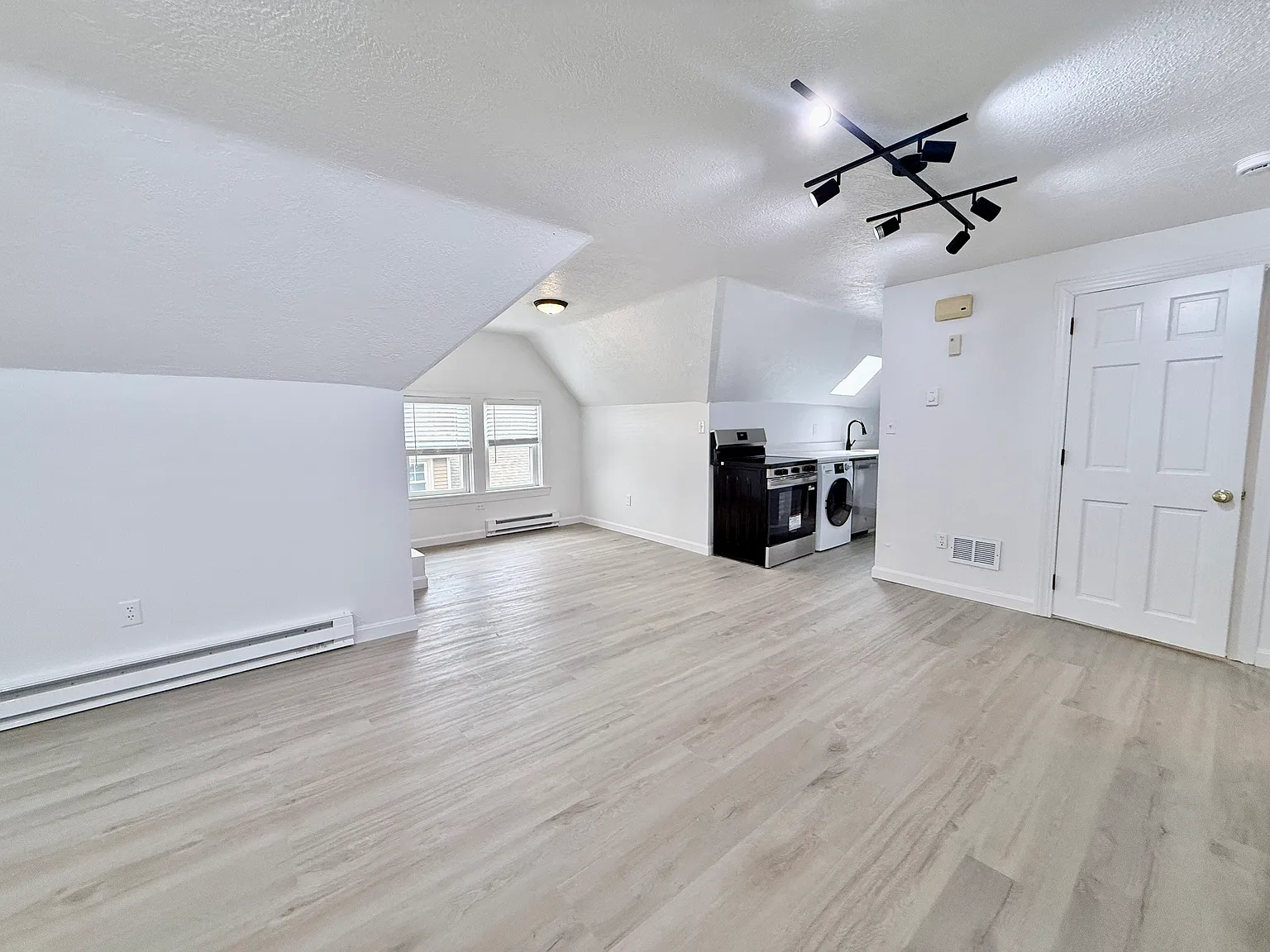 1 bed, 745 sqft, $1,875 — Photo 1