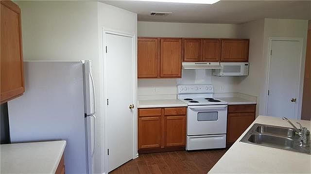 2nd image of 222 Wegstrom St