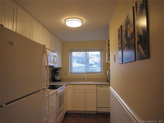 5th image of 77 Carillon Dr #B