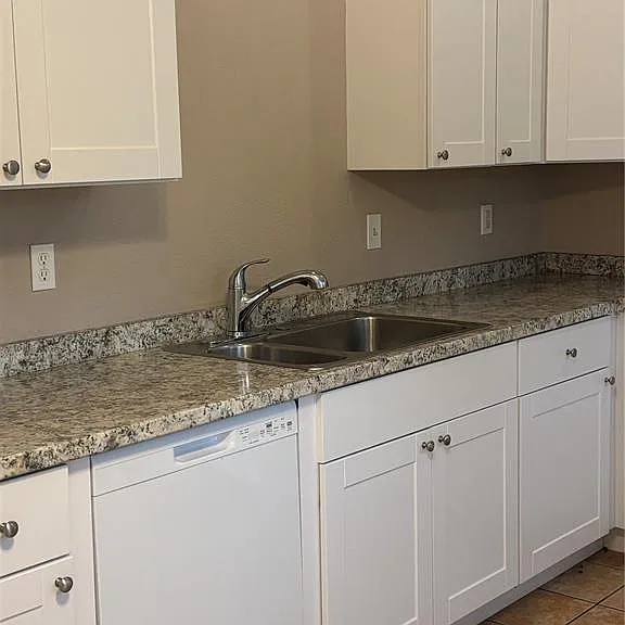510 S Cedar Ave — Photo 22