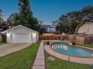 1038 W 43rd St, Houston, TX 77018