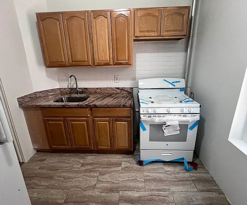 1st image of 176 Rockaway Ave APT 1R