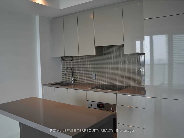 7 Grenville St #3409 — Photo 4