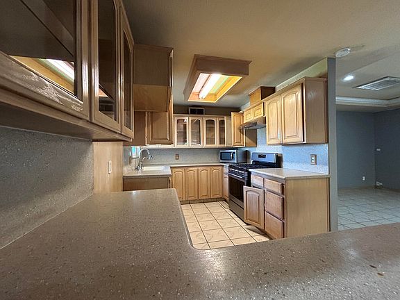 4th image of 1045 Farmersville Road