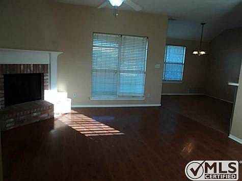 4th image of 312 Pioneer Ct