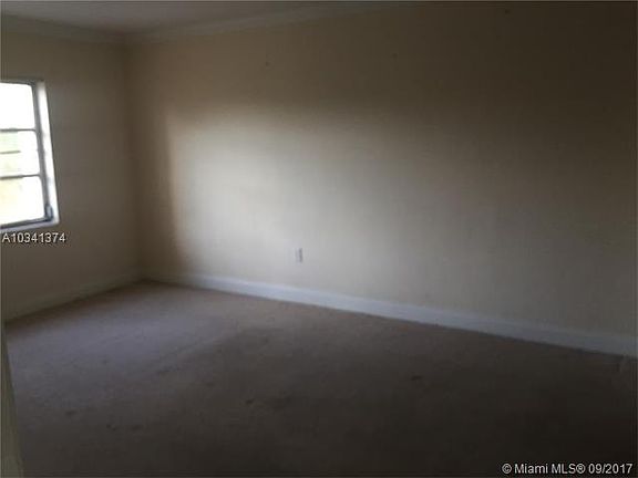 5th image of 2620 NE 135th St APT 327