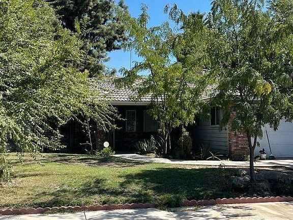 4th image of 56 Emerson Pl