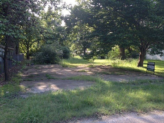 1st image of 621 SE Ave E