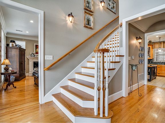 4th image of 8 Griffith Ct