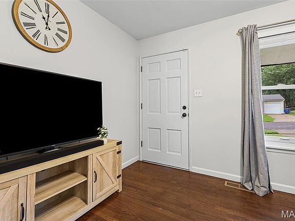 2nd image of 5221 Butler Hill Estates Dr