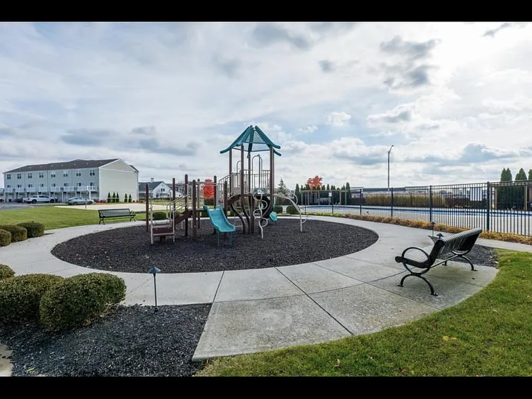 5458 Spring River Ave — Photo 31