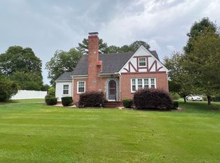 17104 Richmond Rd, Callao, VA 22435