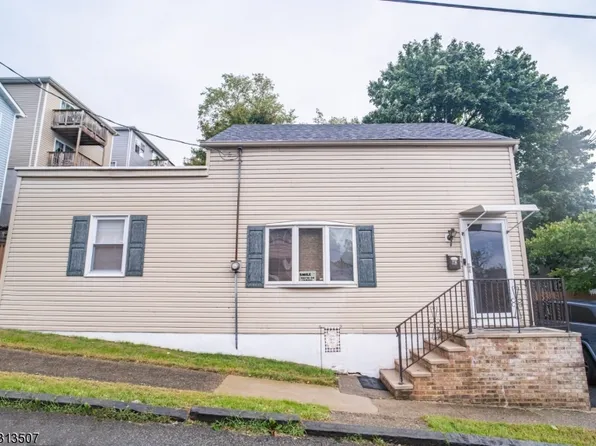 316-320 Caldwell Ave, Paterson City, NJ 07501