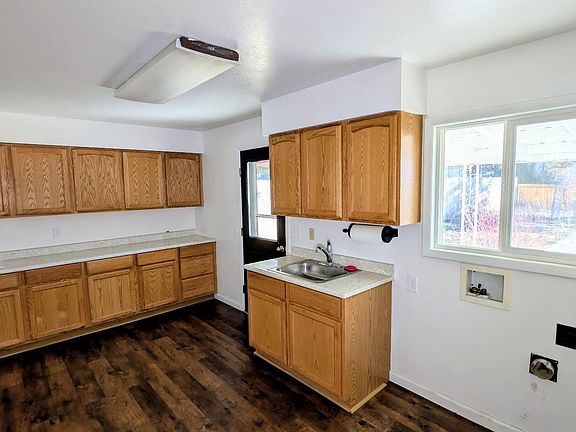 5th image of 943 S 4th St