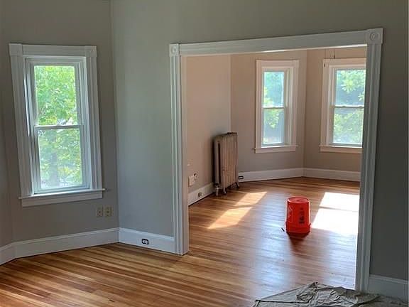 5th image of 50 Crandall St #2