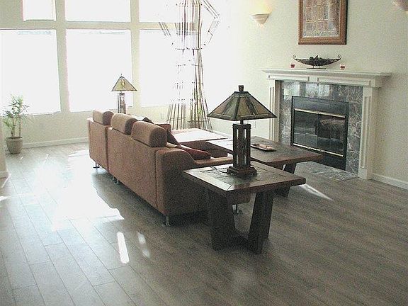 3rd image of 1013 Burwood Way