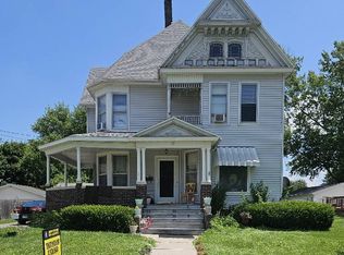 75 Division St, Galesburg, IL 61401