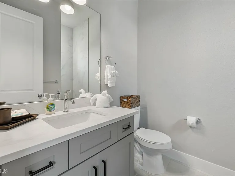 5240 Tower Dr — Photo 43